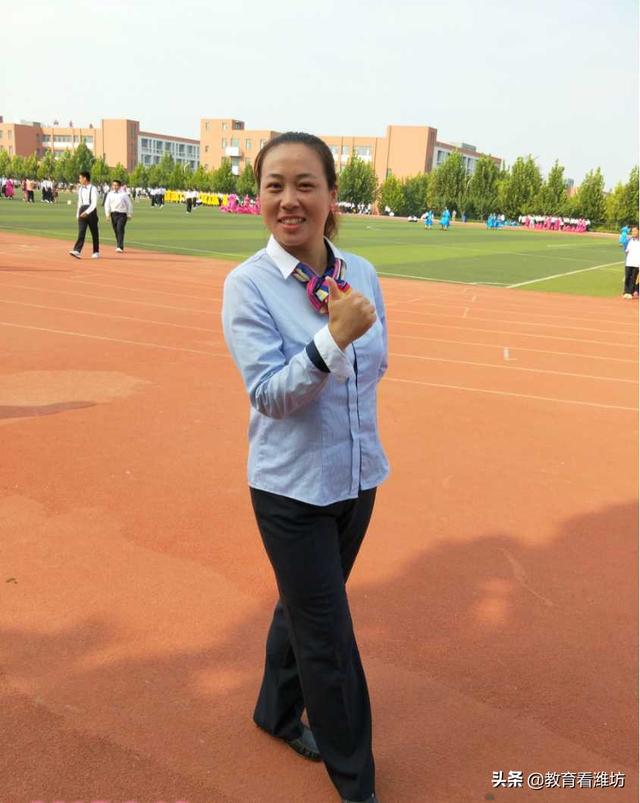 77880彩库宝典 张玲：因为热爱，所以奉献；因为执着，所以成长